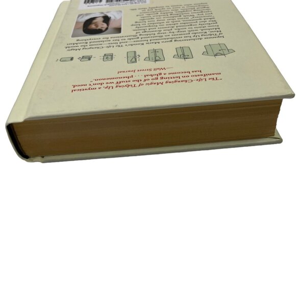 Spark Joy:  An Illustrated Master Class on the Art of Organizing and Tidying Up - Picture 6 of 16